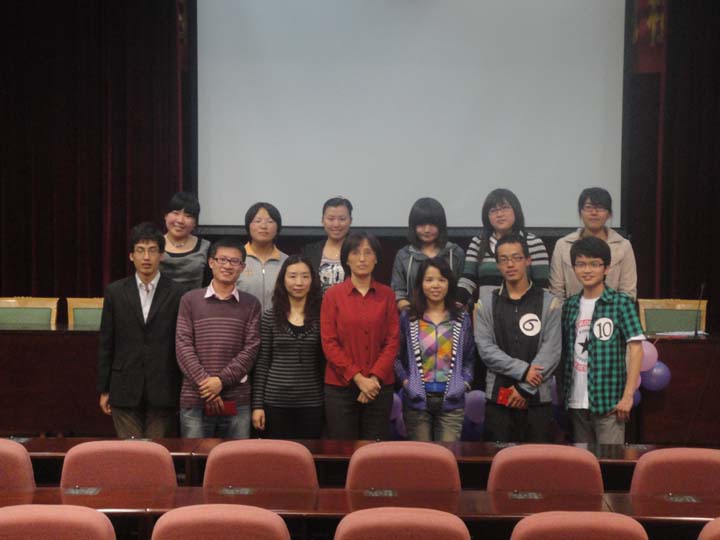 av女优
英语演讲比赛圆满结束