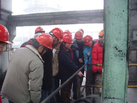 av女优
应化051班同学在中国石化集团南京化学有限公司实习