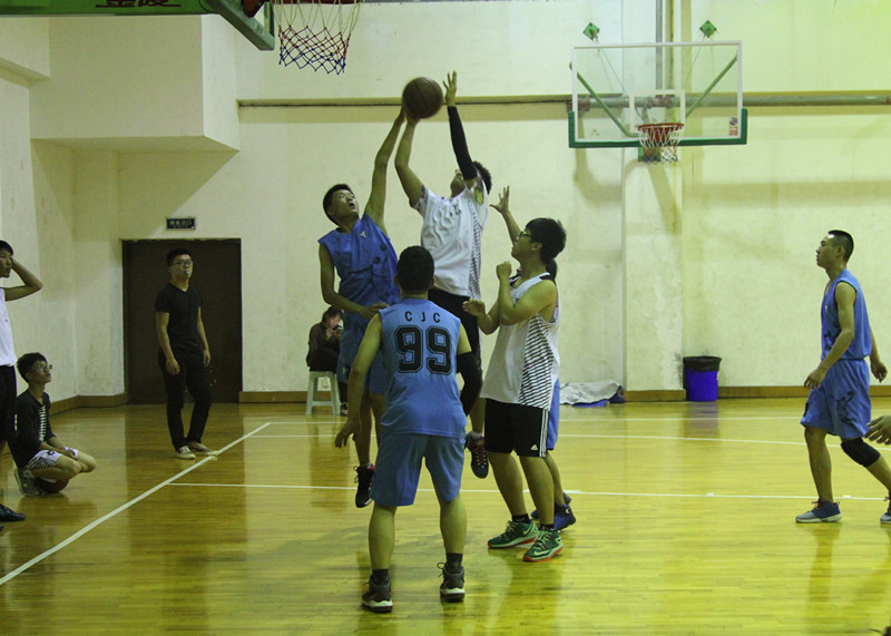 新生杯篮球赛——憾负公管，av女优
争夺季军