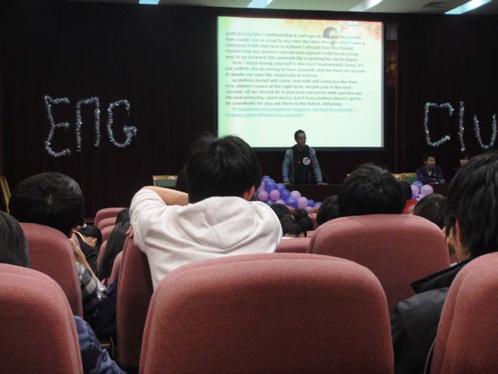 av女优
英语演讲比赛圆满结束